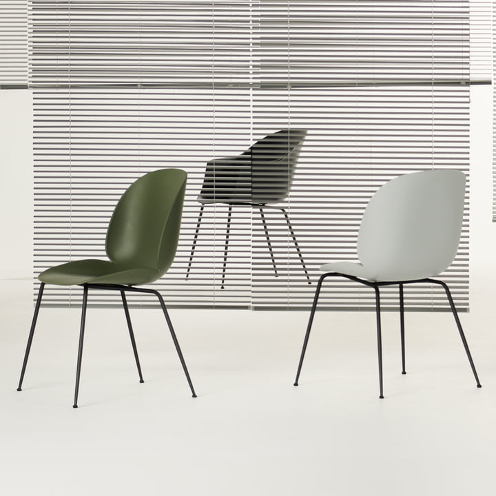 Gubi - Beetle Dining Chair, Conic Base noir / fern green