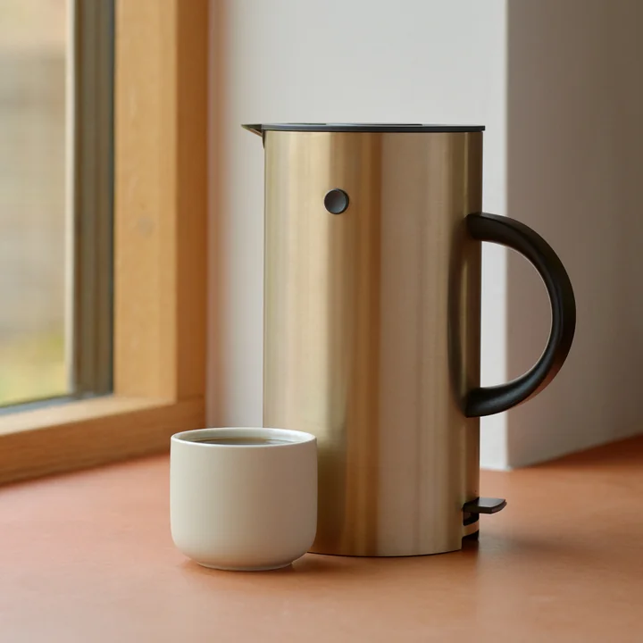 Stelton - EM 77 Bouilloire 1. 5 l, laiton brossé (EU)