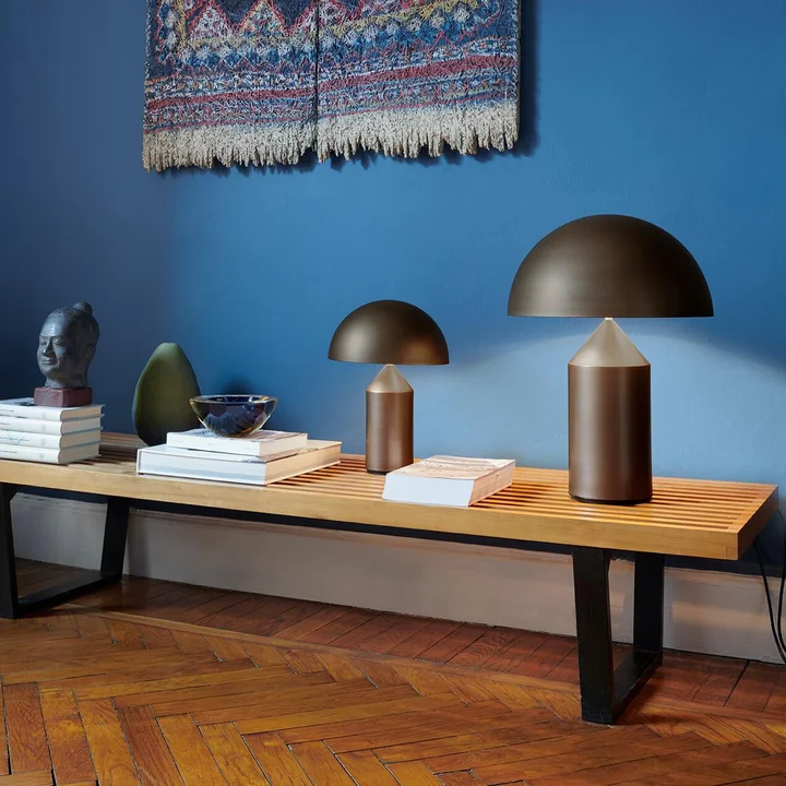 Oluce - Atollo lampe de table 233, bronze satiné, intérieur blanc RAL 9003