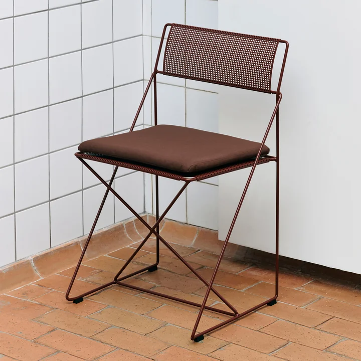 HAY - X-Line Chaise, Outdoor, iron red avec coussin d'assise