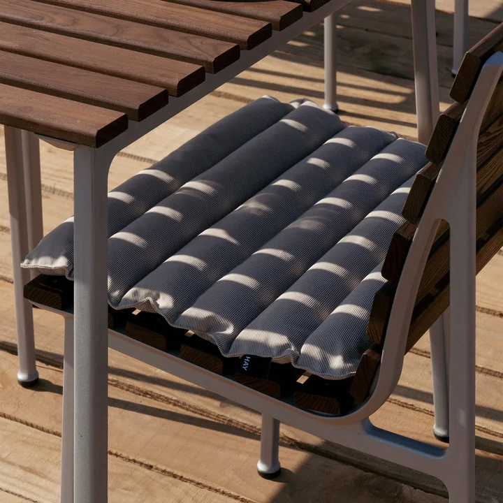 HAY - Traverse Quilted Cushion pour chaise, beige sable