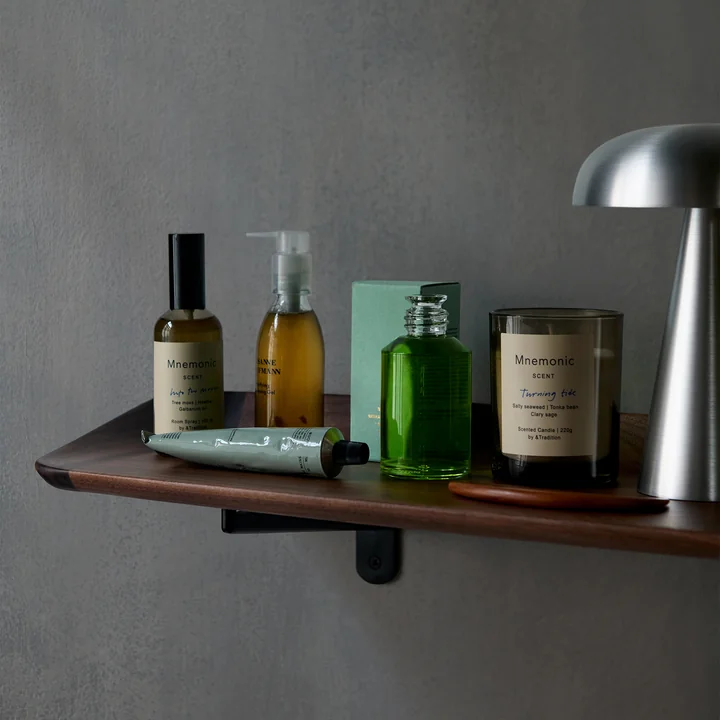 & Tradition - Guild HM14 Étagère murale, 75 x 22,5 cm, noir / noyer laqué