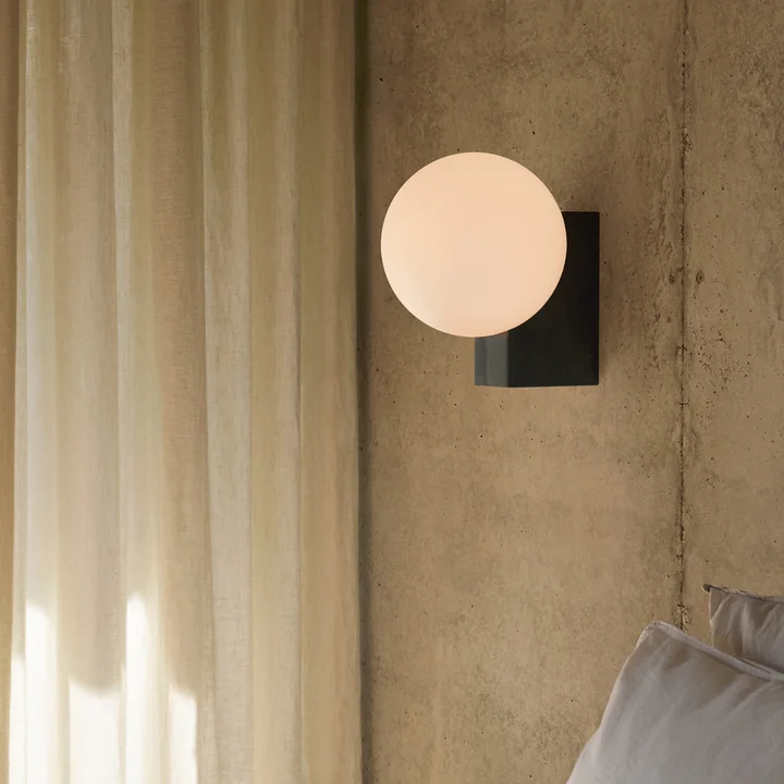 & Tradition - Journey SHY2 Applique murale, bleu acier / verre opale