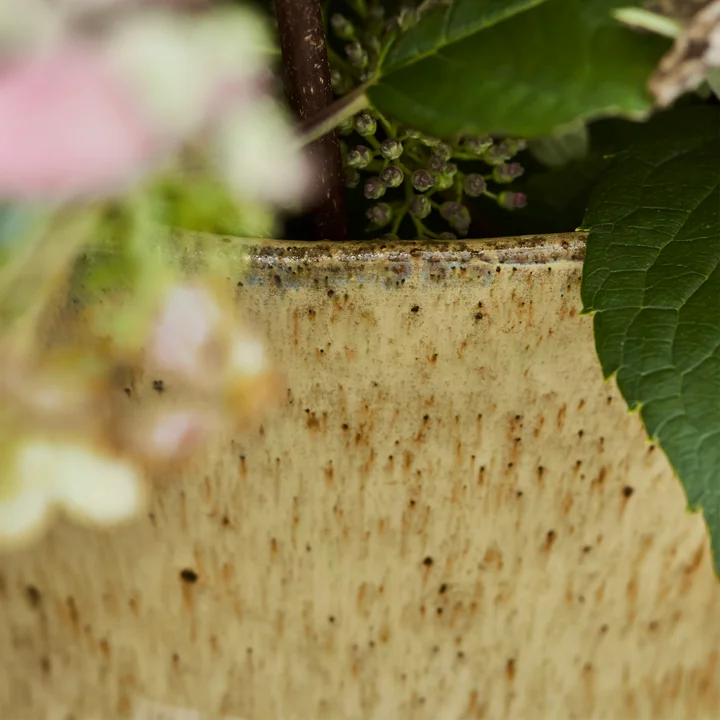 House Doctor - Corp Vase, H 27 cm, beige