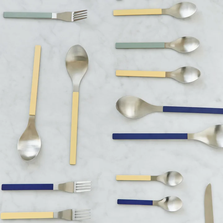 HAY - MVS Cuillère à servir, bleu foncé / jaune (set de 2)