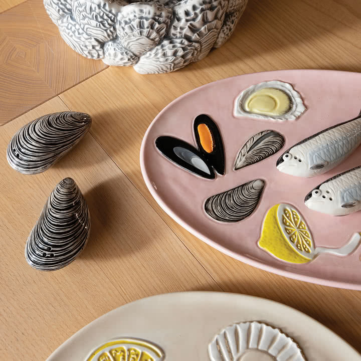 & klevering - salière et poivrière, Mussel, noir