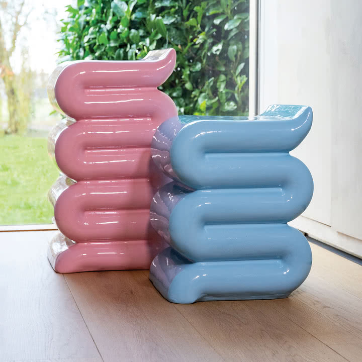 & klevering - Pillar Whip Table d'appoint, rose et bleu pastel