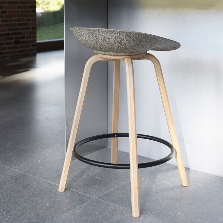 Normann Copenhagen - Mat tabouret de bar 65 cm, seaweed / noir