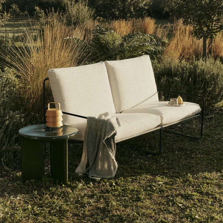 Ferm Living - Desert Outdoor Canapé 2 places, noir / blanc cassé (Pure Bouclé)