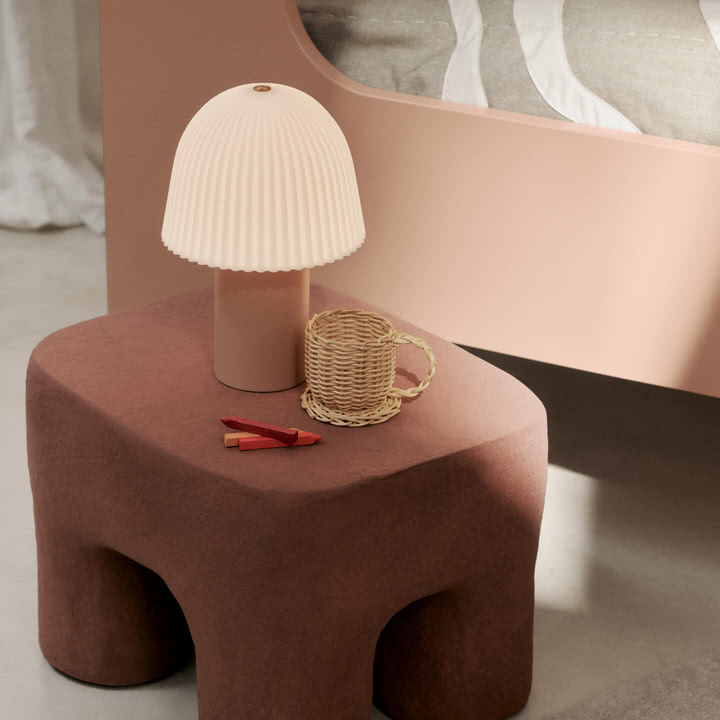 Ferm Living - Frill LED Lampe de table avec batterie, blanc / rose