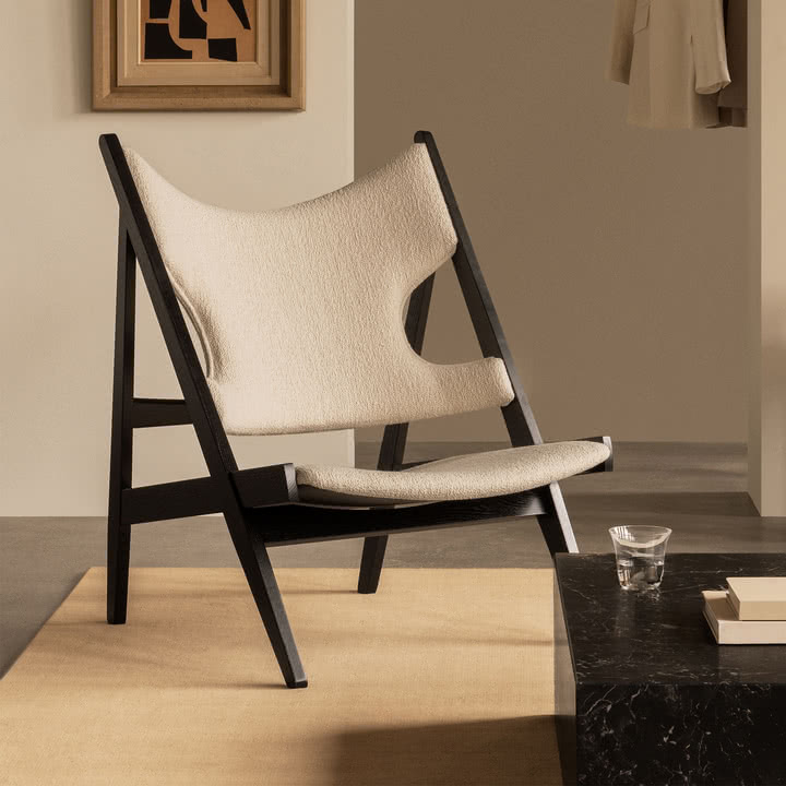 Audo - Knitting Chair, chêne teinté foncé / blanc cassé ( Audo Barnum Bouclé 24) (édition limitée)