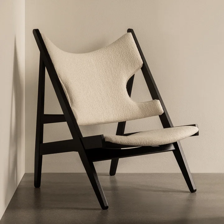 Audo - Knitting Chair, chêne teinté foncé / blanc cassé ( Audo Barnum Bouclé 24) (édition limitée)