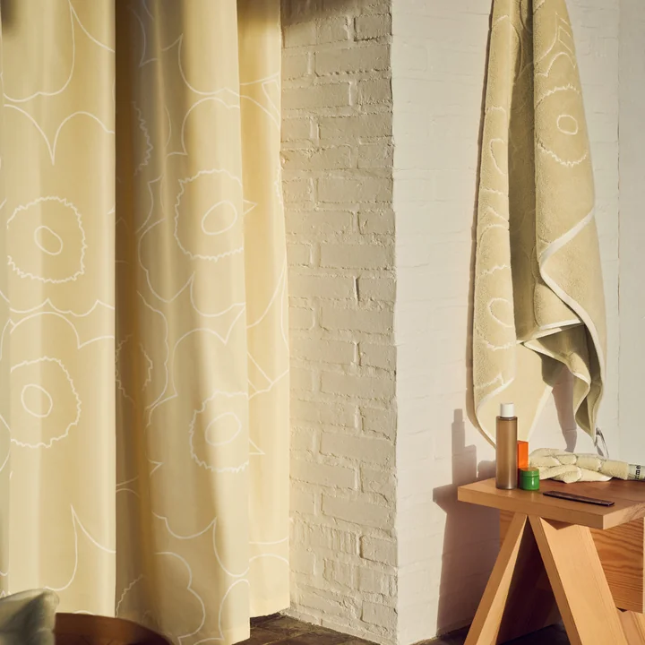 Marimekko - Piirto Unikko Serviette de bain, 100 x 160 cm, paille / blanc cassé