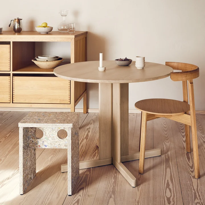 Form & Refine - Lunar chaise, chêne huilé / Remake tabouret