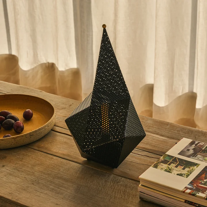 Bagdad Portable accu light, soft black semi matt (EU) de Gubi