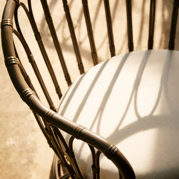 Grace Outdoor Lounge Chair de Gubi