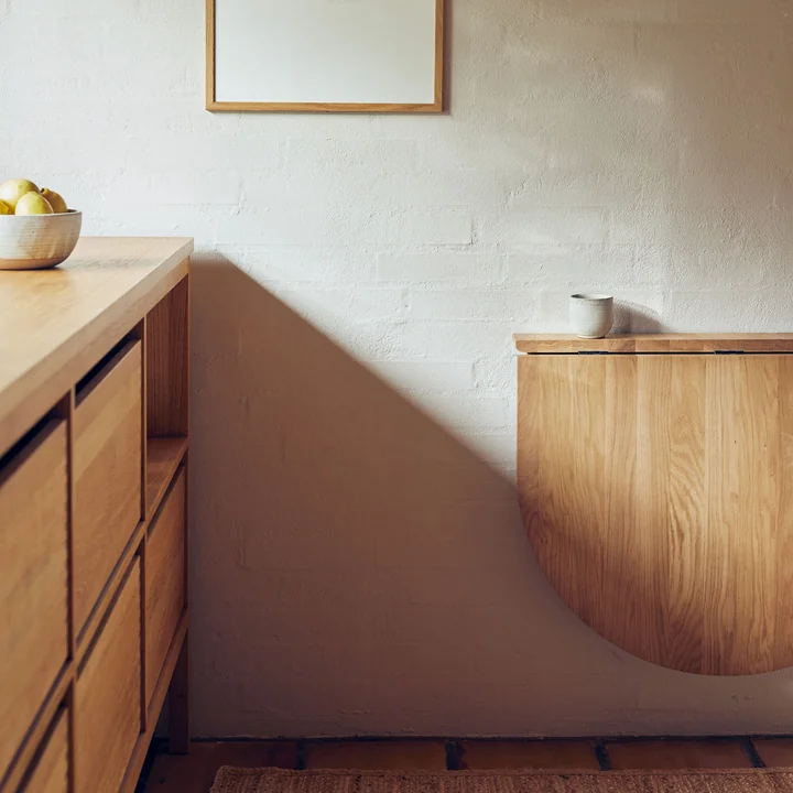 Form & Refine - Trefoil Table murale pliante, chêne