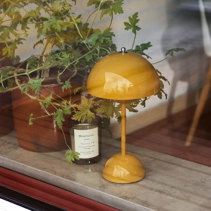 & Tradition - Flowerpot Lampe de table rechargeable VP9, brillant, moutarde