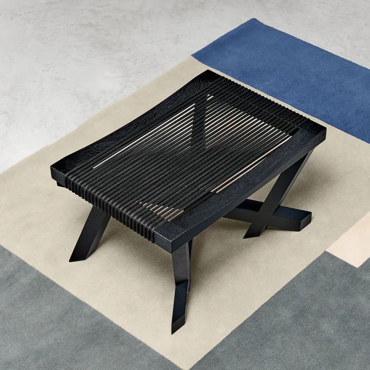 ClassiCon - Volkshaus tabouret, chêne teinté noir / noir