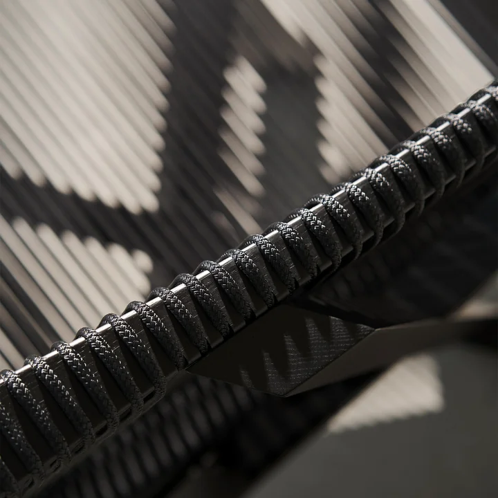 ClassiCon - Volkshaus Lounge Chair, chêne teinté noir / noir