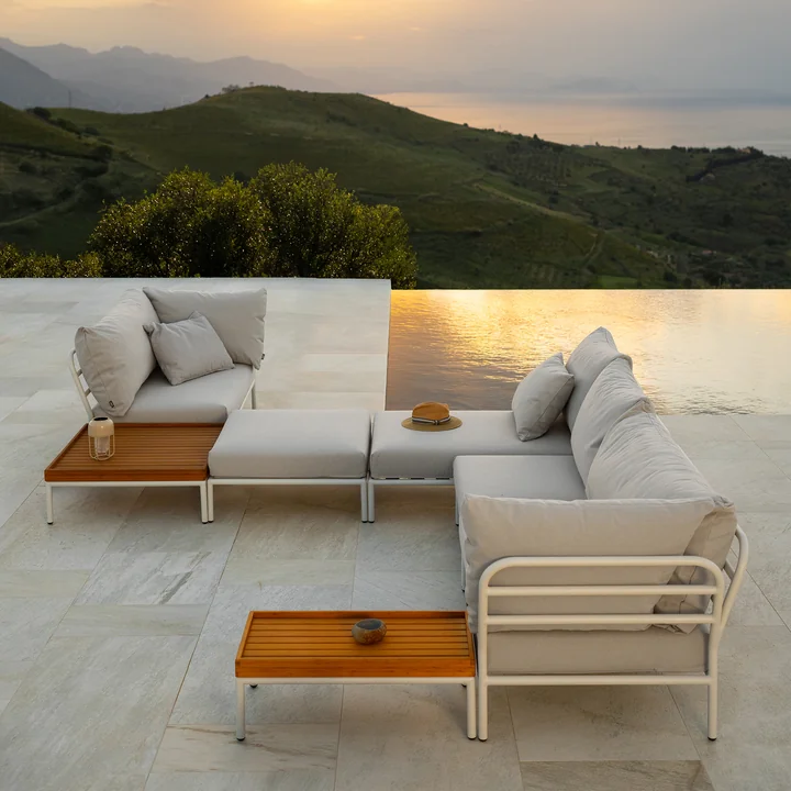 HOUE - Level 2 Canapé, muted white / ash, table basse 81 x 81 cm bambou, muted white