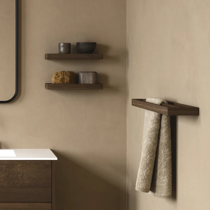 Andersen Furniture - Porte-serviettes double et étagère murale 10, frêne teinté foncé