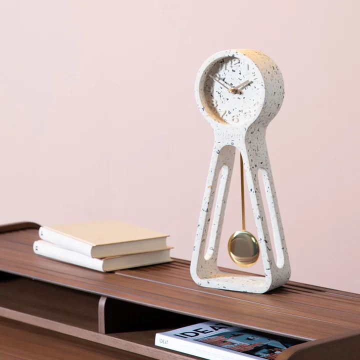 Zuiver - Pendulum Time Horloge de table, blanc terrazzo