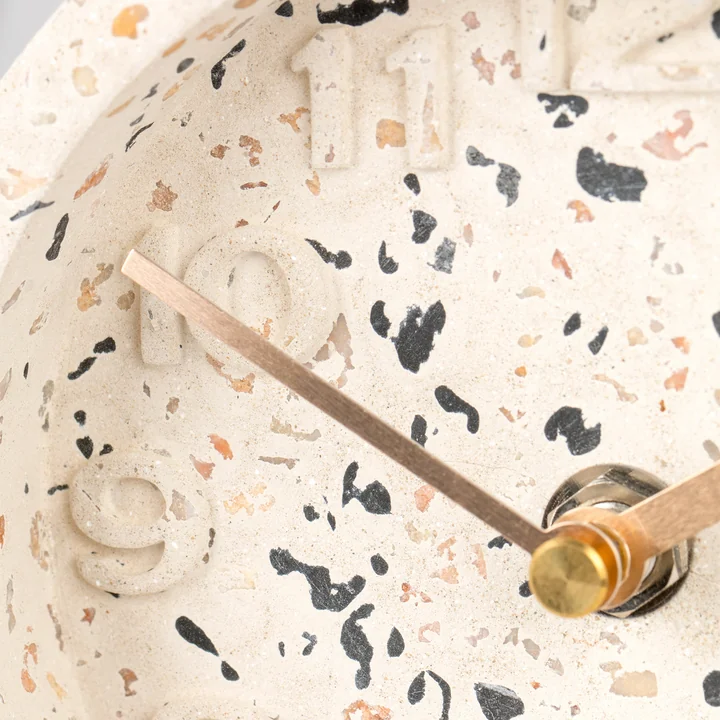 Zuiver - Pendulum Time Horloge de table, blanc terrazzo