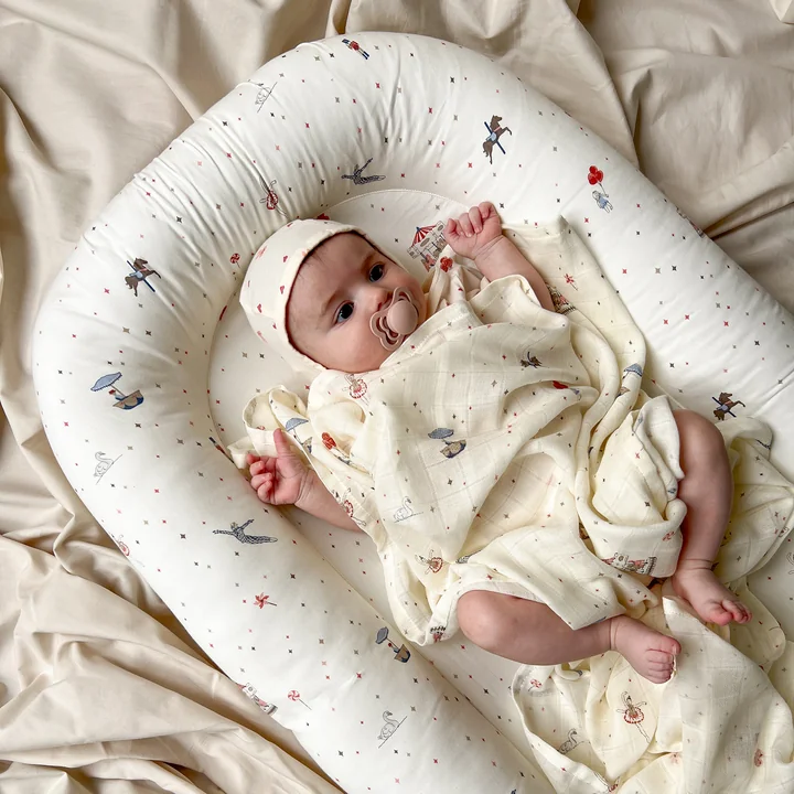 Cam Cam Copenhagen - Nid de bébé, carousel