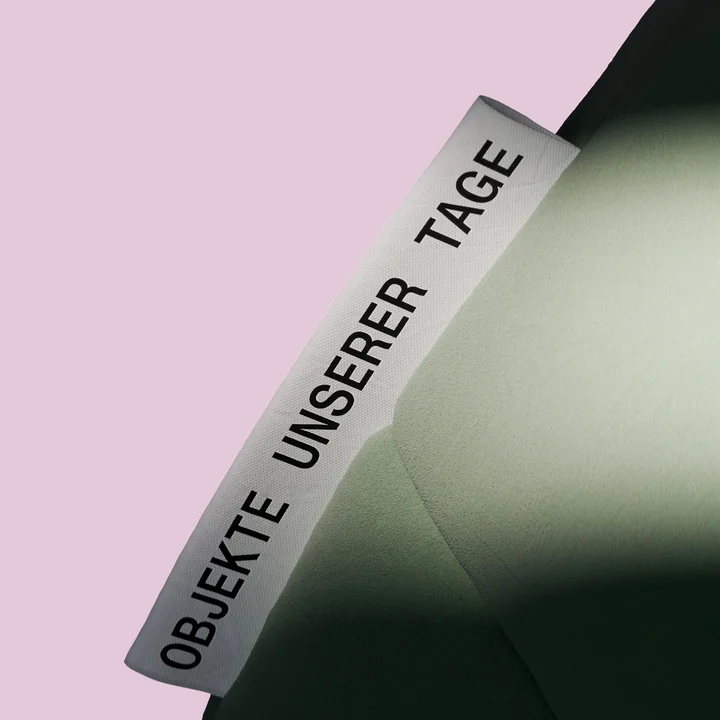 OUT Objekte unserer Tage - Henn Canapé & Pouf