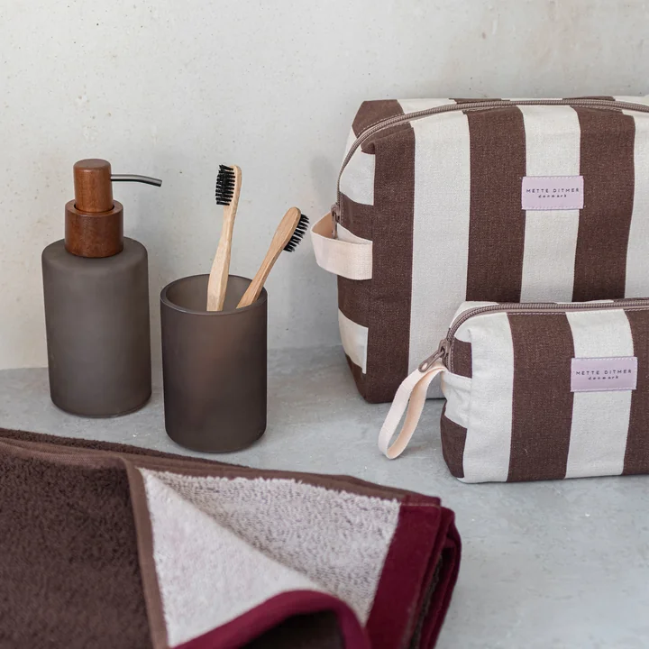 Mette Ditmer - BRING IT Trousse de toilette et de maquillage, marron