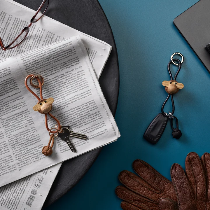 Kay Bojesen - Porte-clés singe, teck huilé / limba huilé / argent / cuir noir