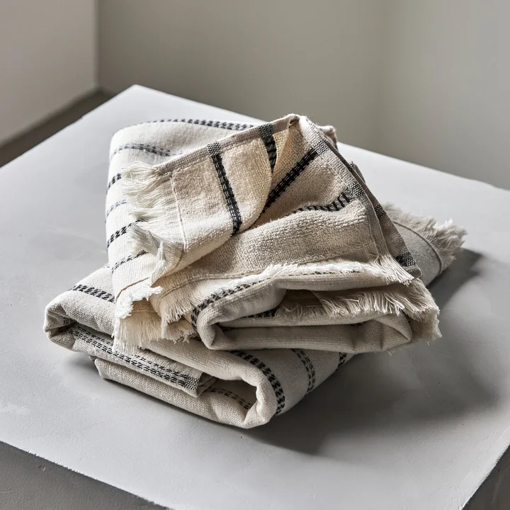 Meraki - True Serviette, 100 x 50 cm, blanc cassé / noir (set de 2)