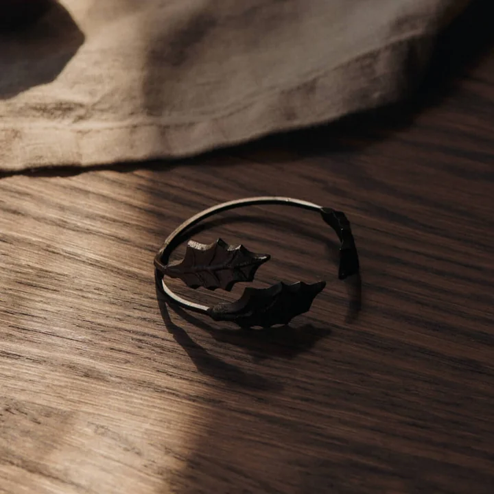 Ferm Living - Holly Leaf Rond de serviette, laiton noir