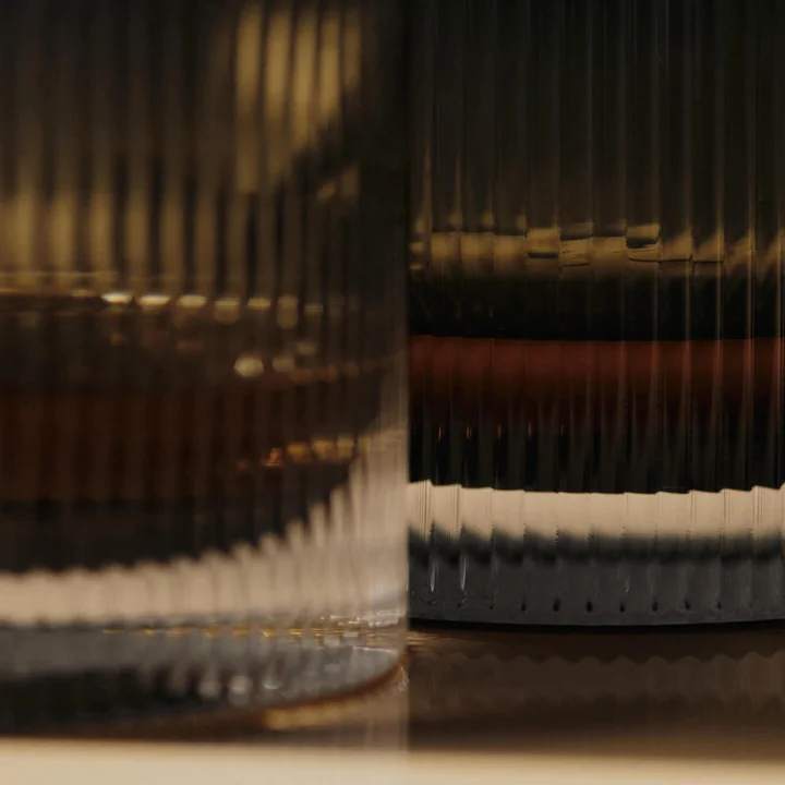 Ferm Living - Verre Ripple, smoked grey (set de 2)