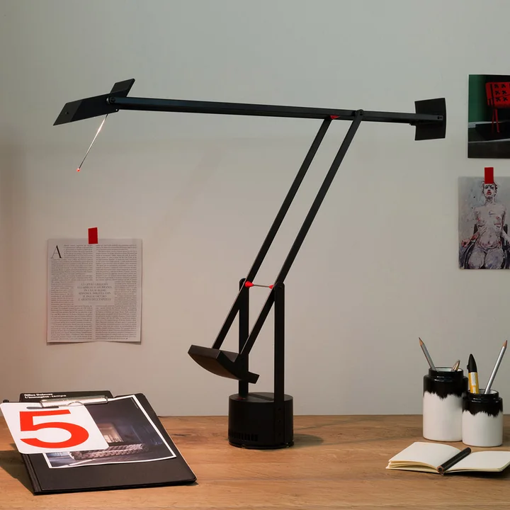 Tizio Micro Lampe de table, noir de Artemide