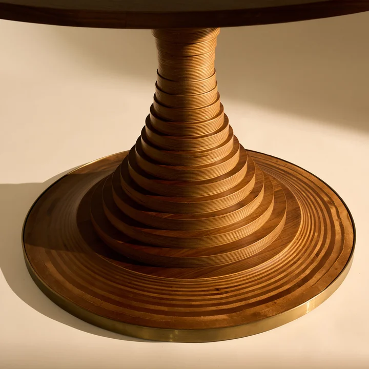 Gubi - Tavolo a Dischi Table de salle à manger, noyer américain