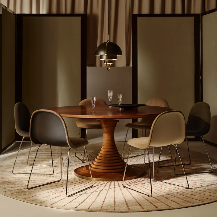 Gubi - Tavolo a Dischi Table de salle à manger, noyer américain