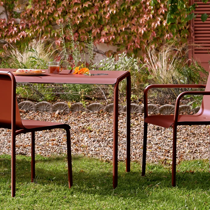 TipToe - Panorama Table, brick red