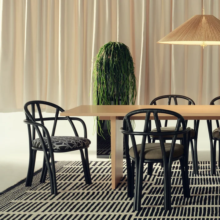 Gubi - Bistra Chaise avec accoudoirs