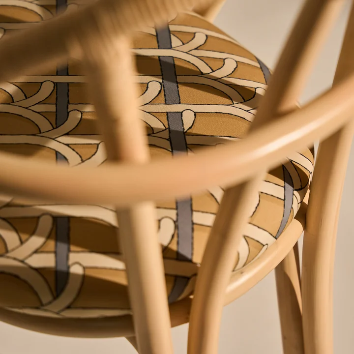 Gubi - Bistra Chaise avec accoudoirs