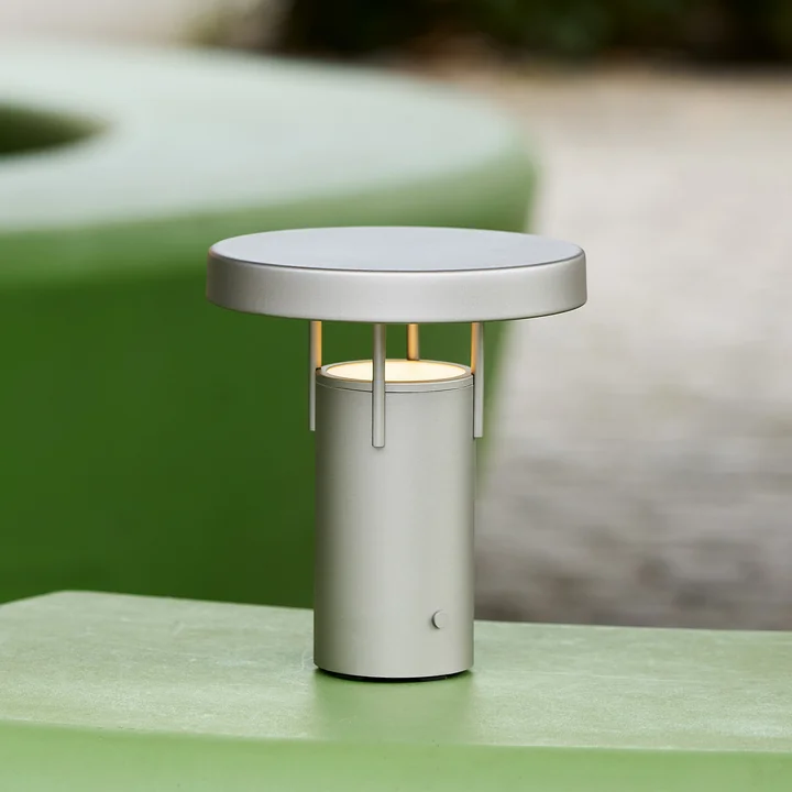 Hübsch Interior - BringMe Lampe de table LED rechargeable, Mini, sable métallique