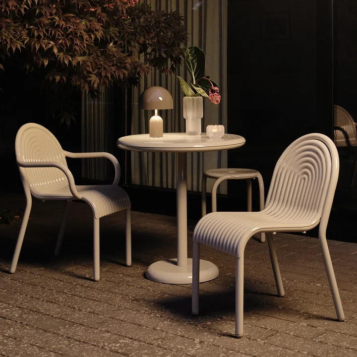 Tom Dixon - Groove Round Table de jardin, Ø 69,7 cm, putty
