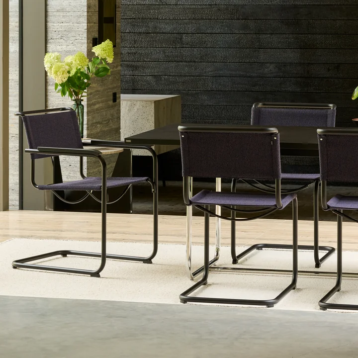 Thonet - S 33 V Chaises et S 34 V Chaises avec accoudoirs