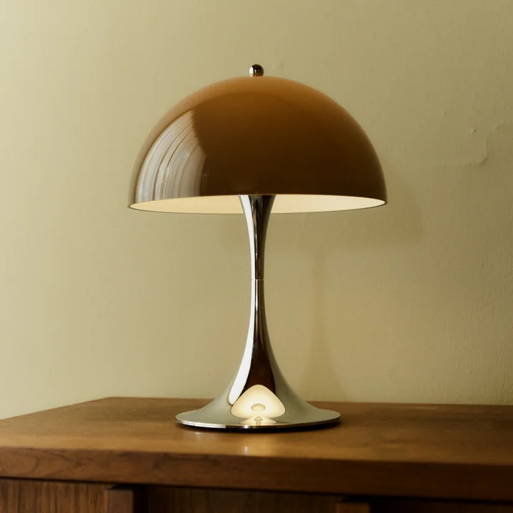 Louis Poulsen - Panthella 250 Portable V3 Lampe de bureau à LED rechargeable, chromée / opale originale brune