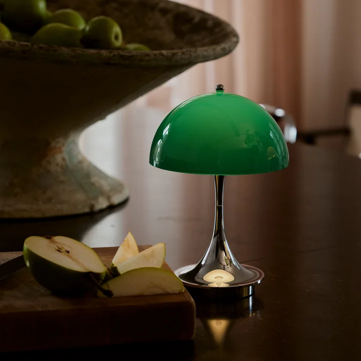 Louis Poulsen - Panthella 160 Portable V3 Lampe de table à LED rechargeable, chrome / opale vert original