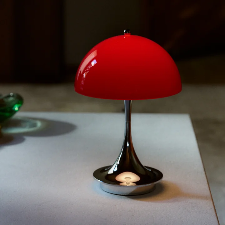 Louis Poulsen - Panthella 160 Portable V3 Lampe de table à LED rechargeable, chromée / opale originale rouge