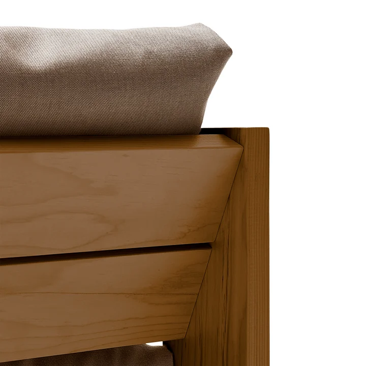 Form & Refine - Icon Fauteuil de salon, pin laqué mat, marron profond