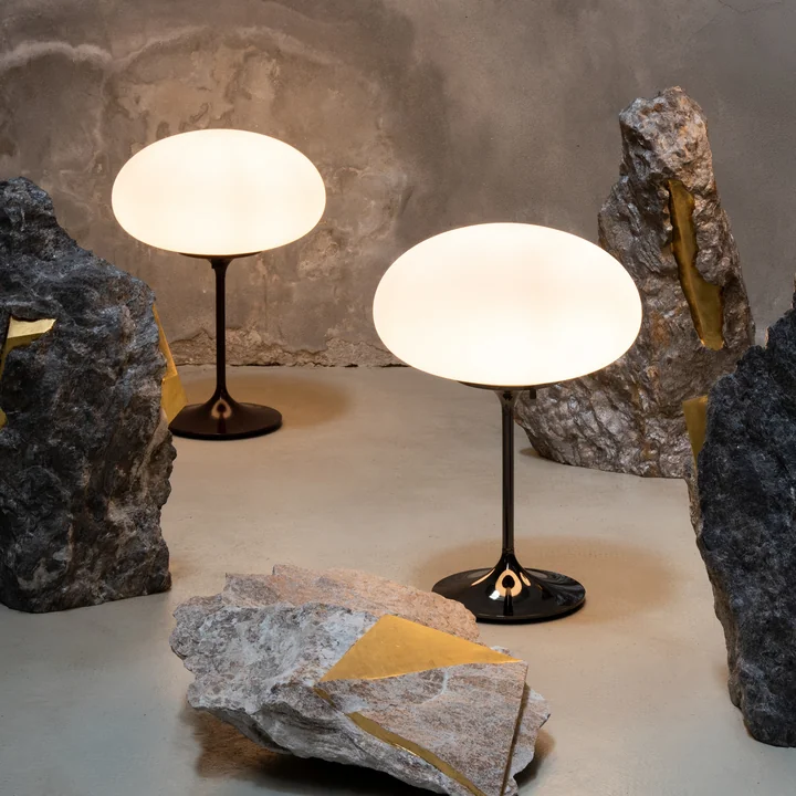 Gubi - Stemlite Lampe de table H 42 cm, chrome noir / opale