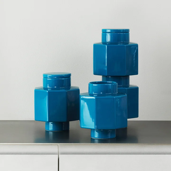Normann Copenhagen - Deko Object Vase Hexagon avec couvercle, bleu pétrole